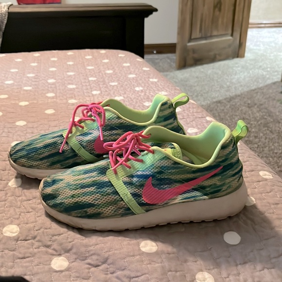 Nike roshes - Picture 1 of 2